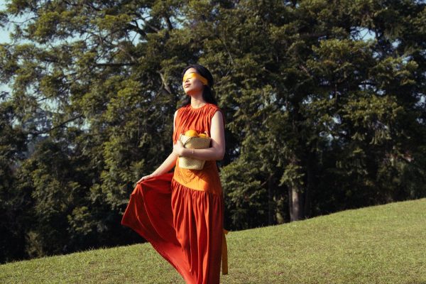 Kalya Islamadina Merilis EP Perdananya “Orange”: Sebuah Perjalanan Melalui Tahapan Cinta dan Kehidupan